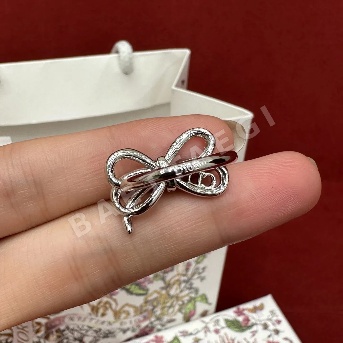 디올 CD 다이아몬드 보우 반지 상세 이미지 3
