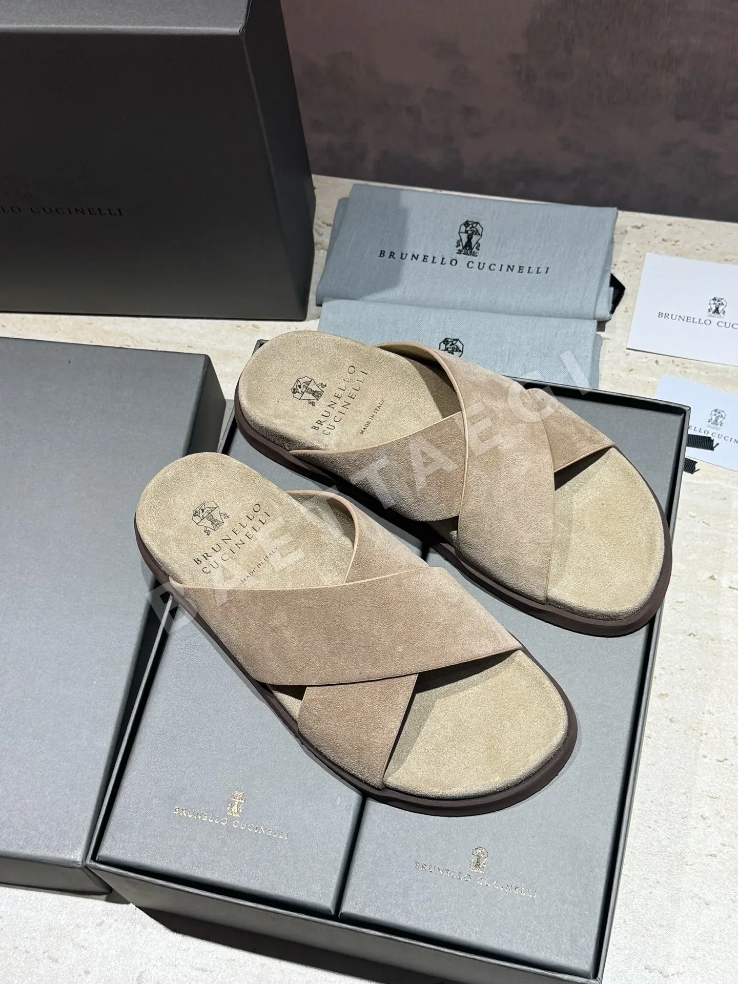 브루넬로쿠치넬리 남성용 스웨이드 비치 샌들 상세 이미지 3