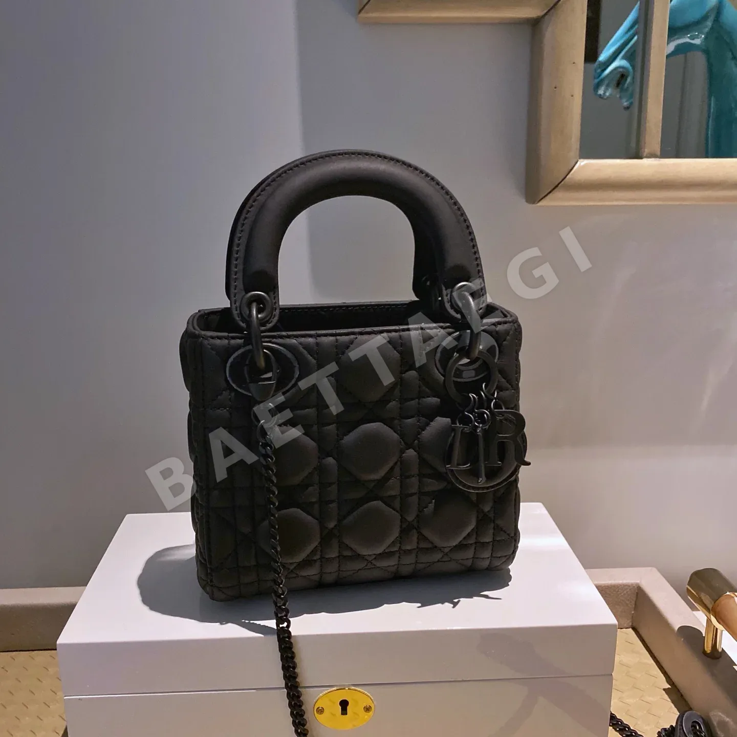 디올 매트 블랙 레이디 가방 상세 이미지 3