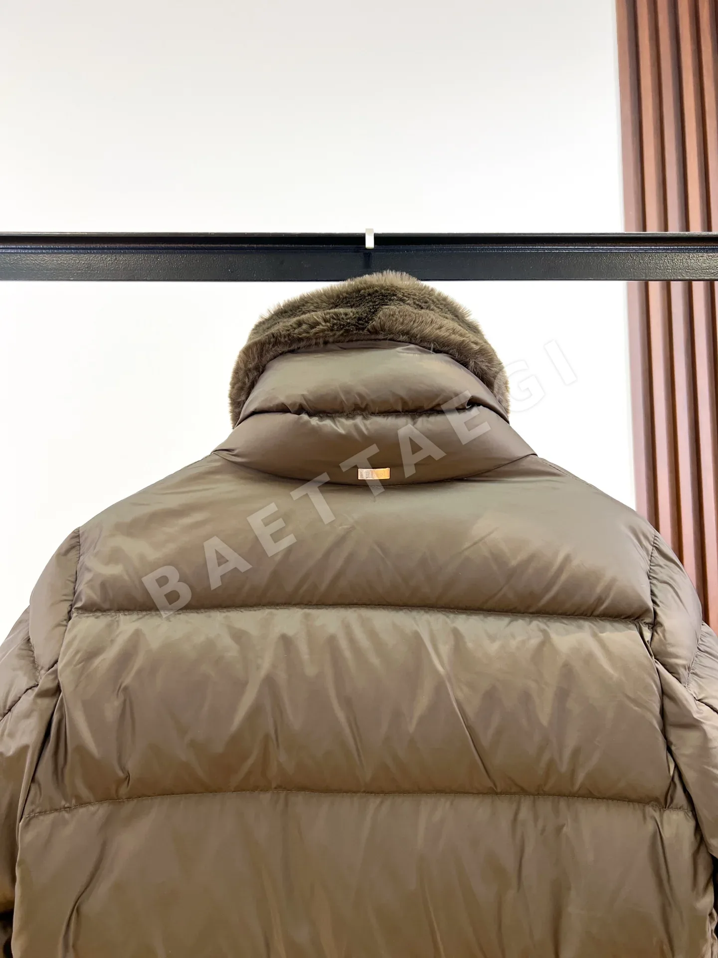에르노 화이트 구스다운 여성 패딩 AH-801 상세 이미지 4