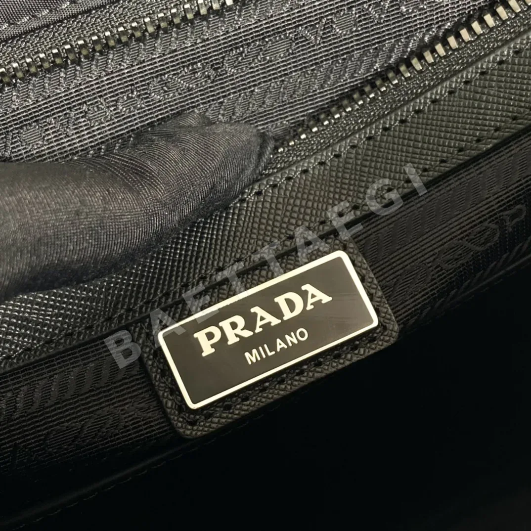 프라다 사피아노 가죽 나일론 플랩 메신저백 상세 이미지 9