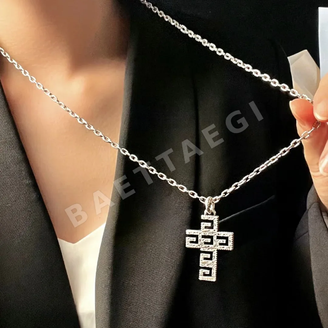 구찌 G 큐브 크로스 925 스털링실버 목걸이 55713