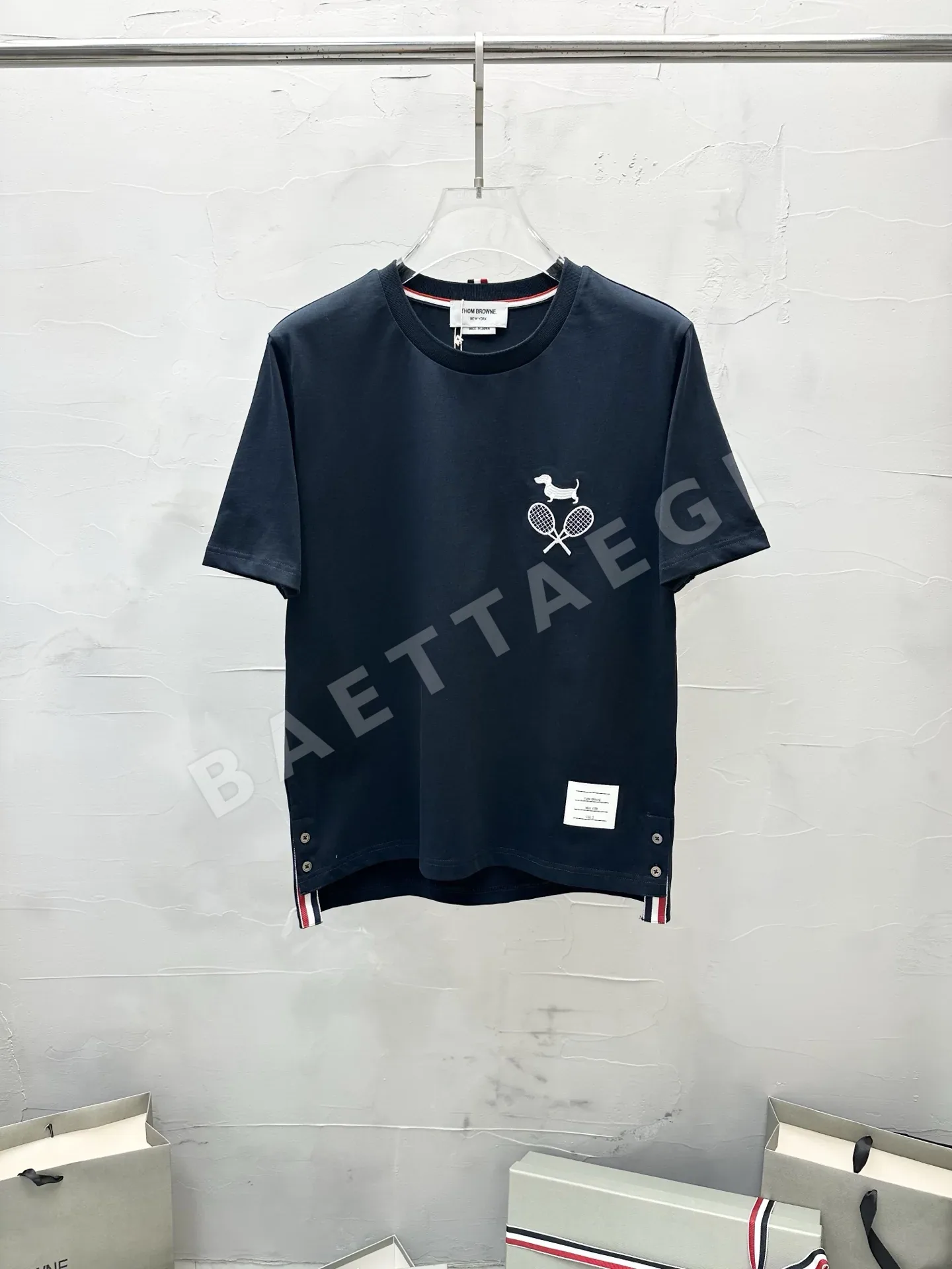 톰브라운 테니스 라켓 퍼피 크루넥 코튼 반팔 티셔츠 50435