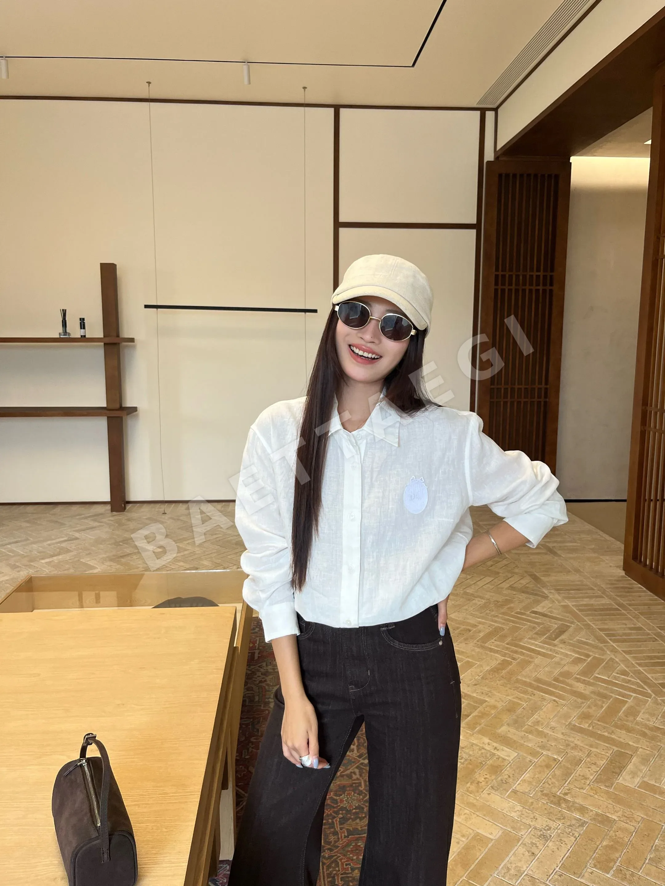 디올 자수 링 배지 린넨 셔츠 상세 이미지 2