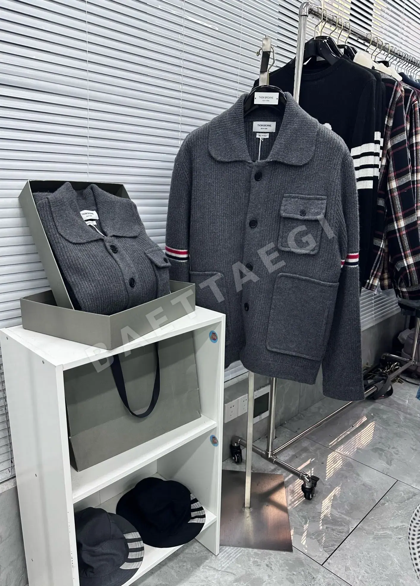 톰브라운 더블 슬리브 헤비 듀티 남성 자켓 상세 이미지 9
