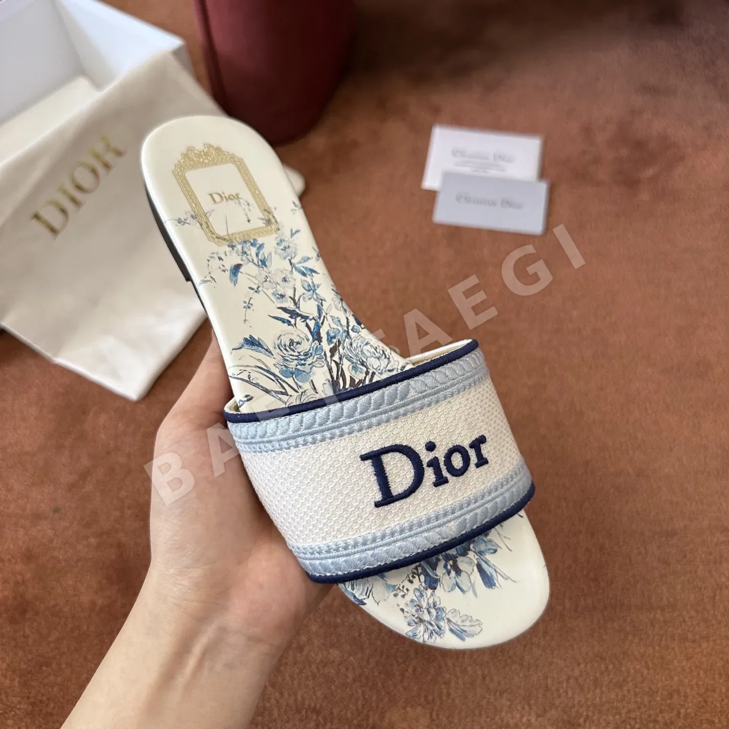 디올 샌들 캔버스 로고 컴퓨터 자수 상세 이미지 3