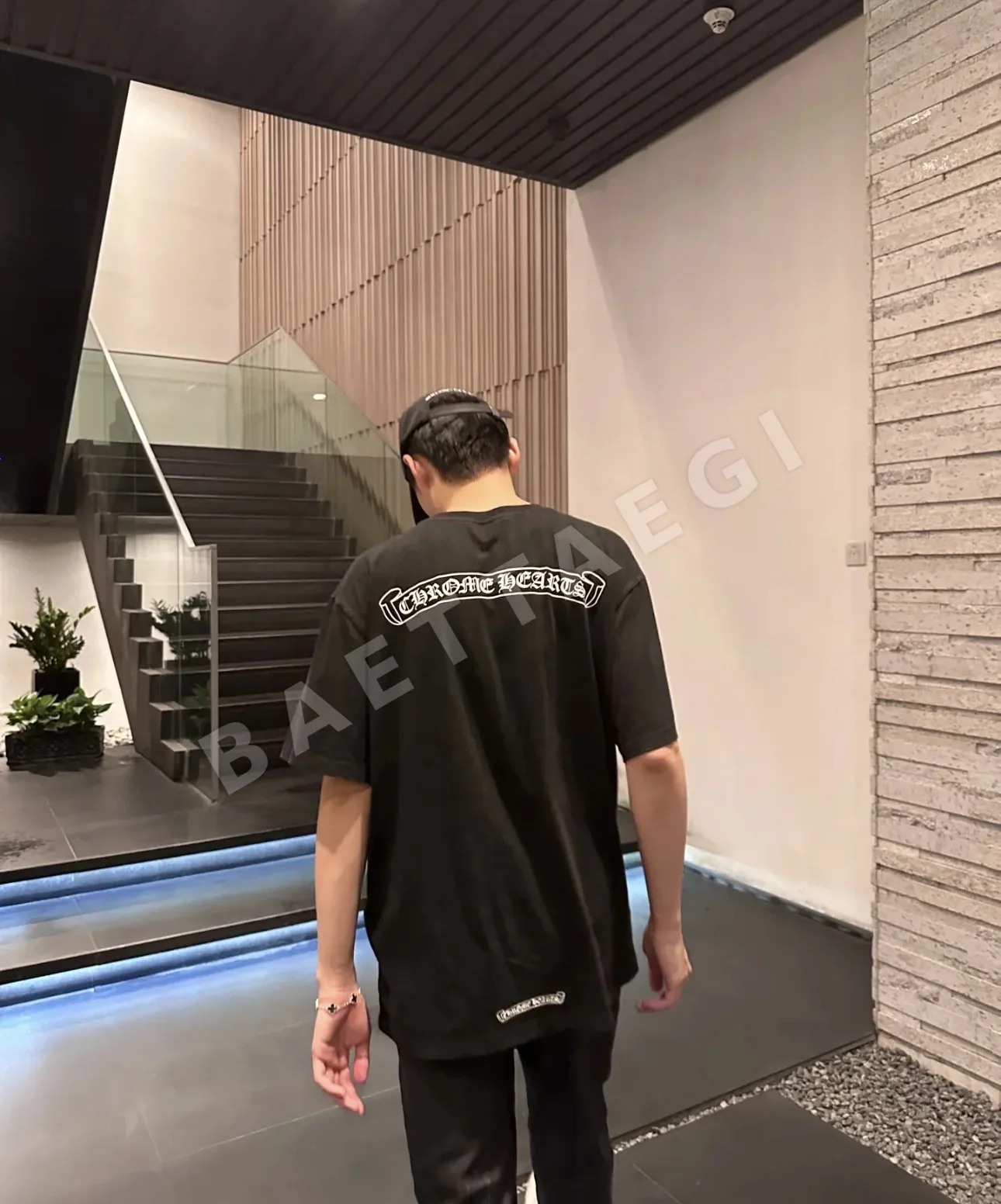 크롬하츠 클래식 스크롤 반팔 티셔츠 상세 이미지 5