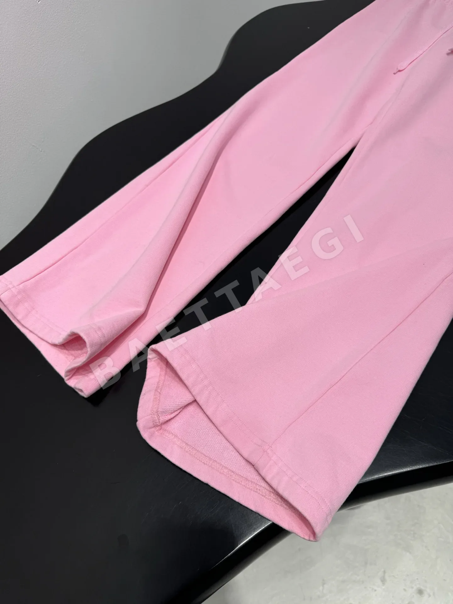 발렌시아가 로고 자수 스트레이트 레그 여성 바지 상세 이미지 7