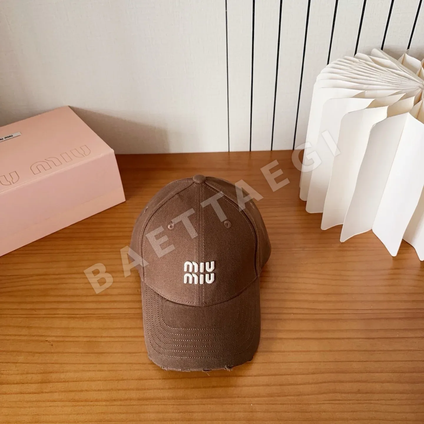 미우미우 자수 베이스볼 캡 80856
