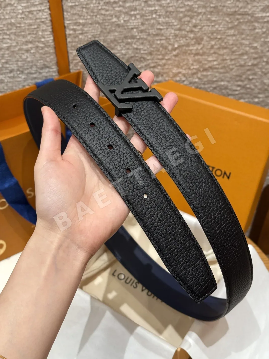 루이비통 헤리티지 35mm 리버시블 벨트 상세 이미지 5