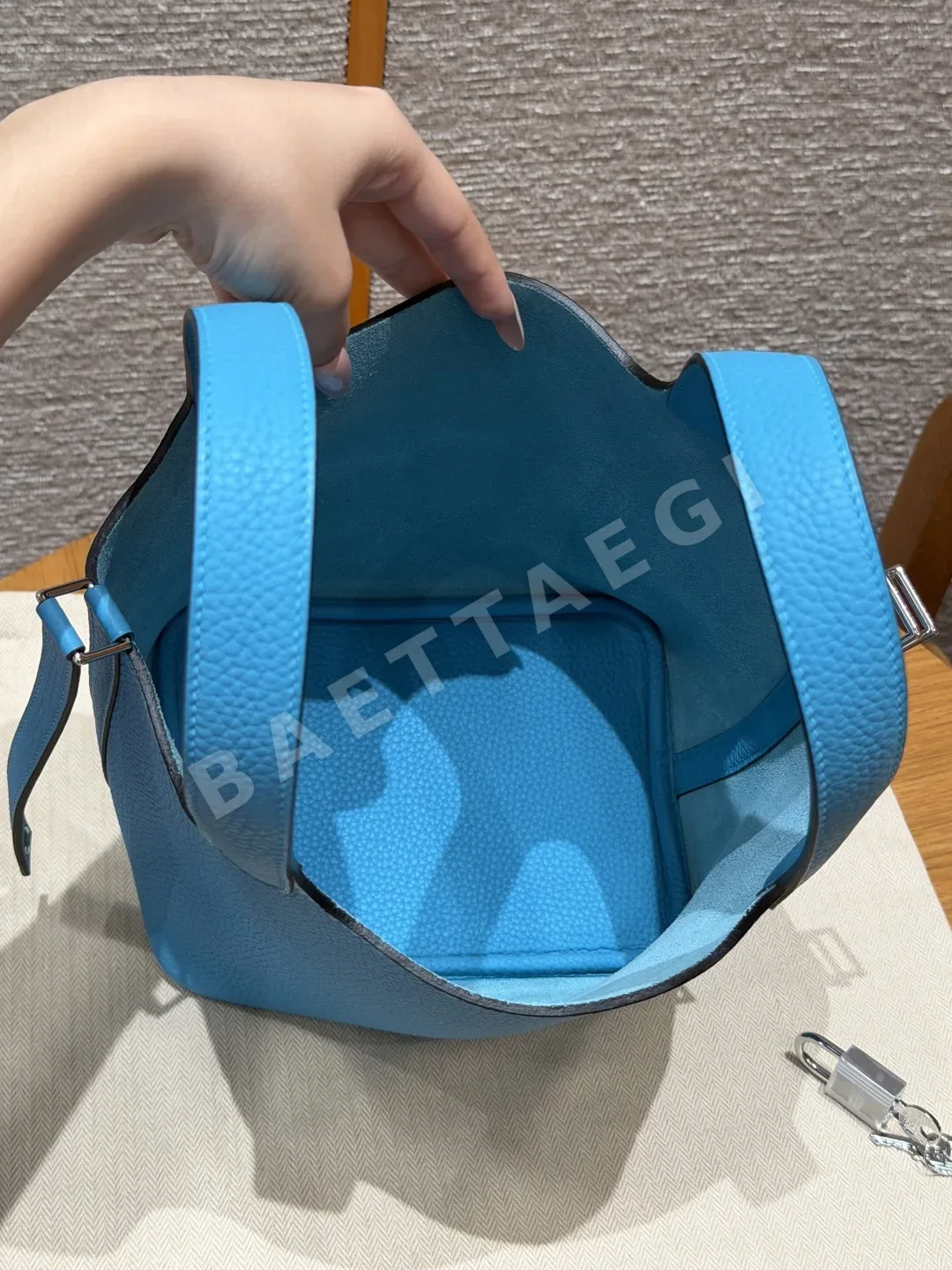 에르메스 피코탄 록 18 터키옥 블루 가방 상세 이미지 6