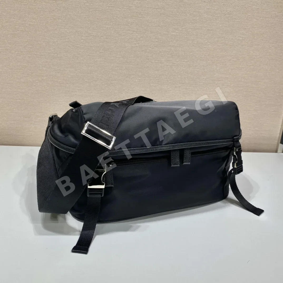 프라다 나일론 사피아노 플랩 숄더백 2VH991 상세 이미지 3