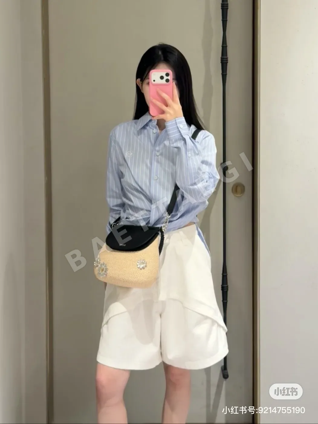로에베 비대칭 심 화이트 반바지 151806