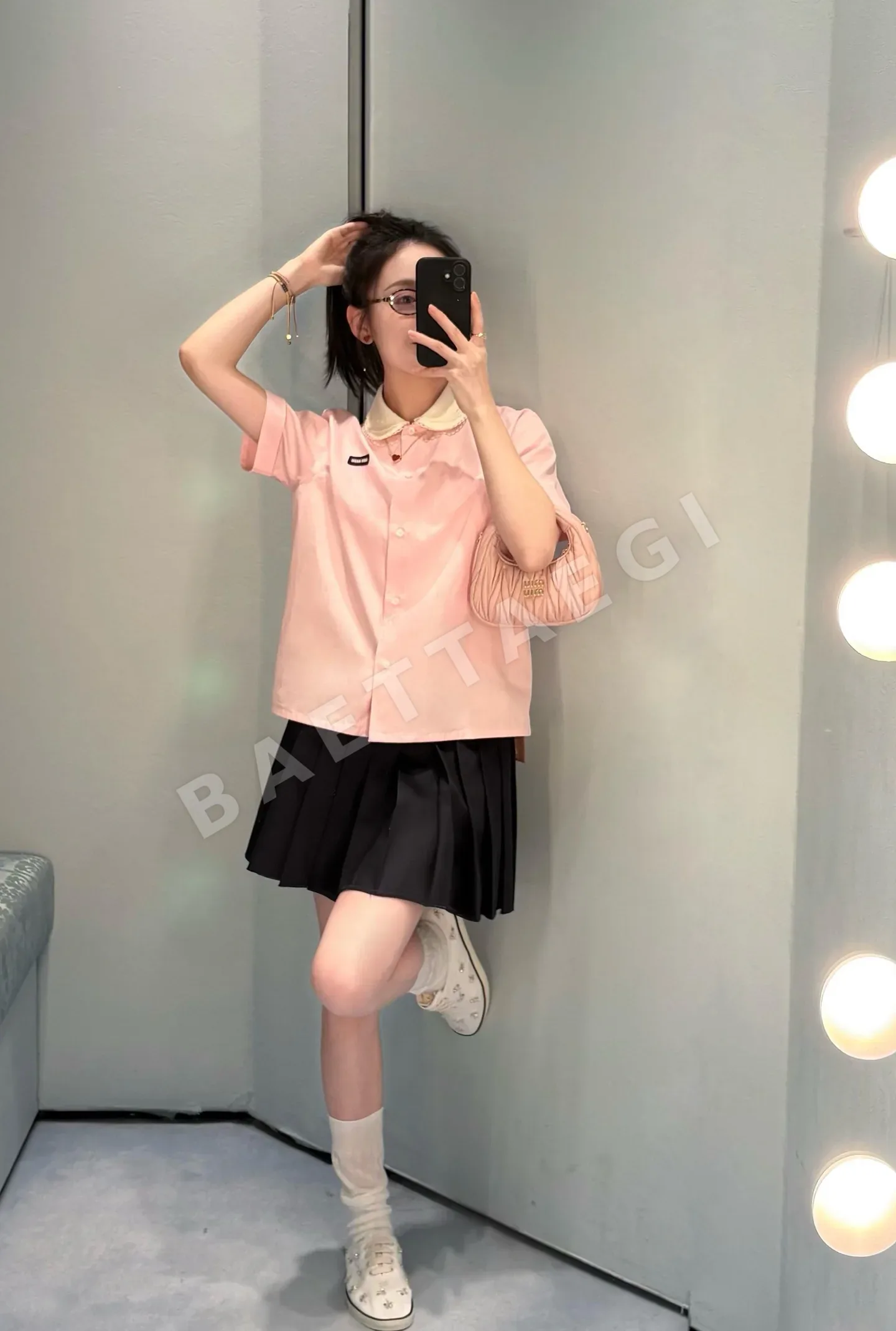 미우미우 착탈식 레이스 피터팬 카라 반팔 셔츠 상세 이미지 3