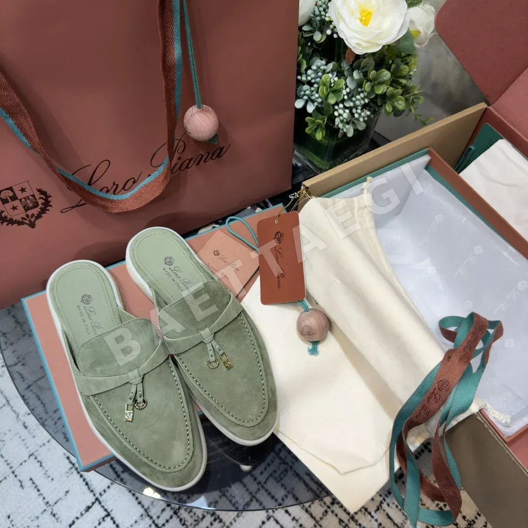 로로피아나 수제 슬리퍼 및 뮬 94091