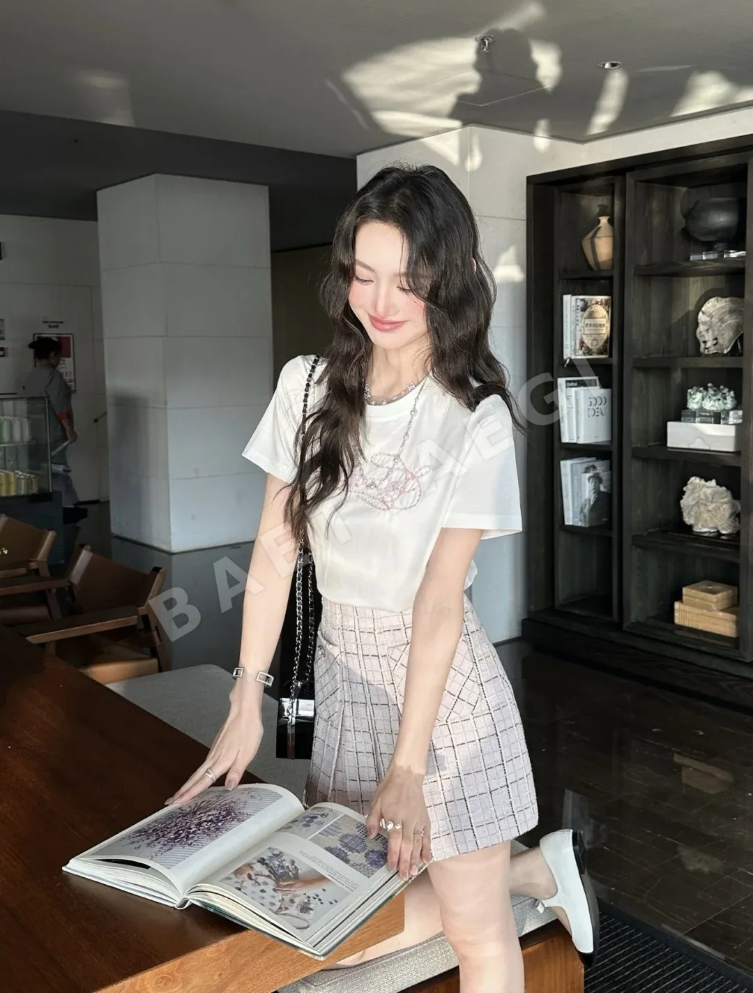 샤넬 핑크 화이트 자수 여성 반팔 티셔츠 상세 이미지 7