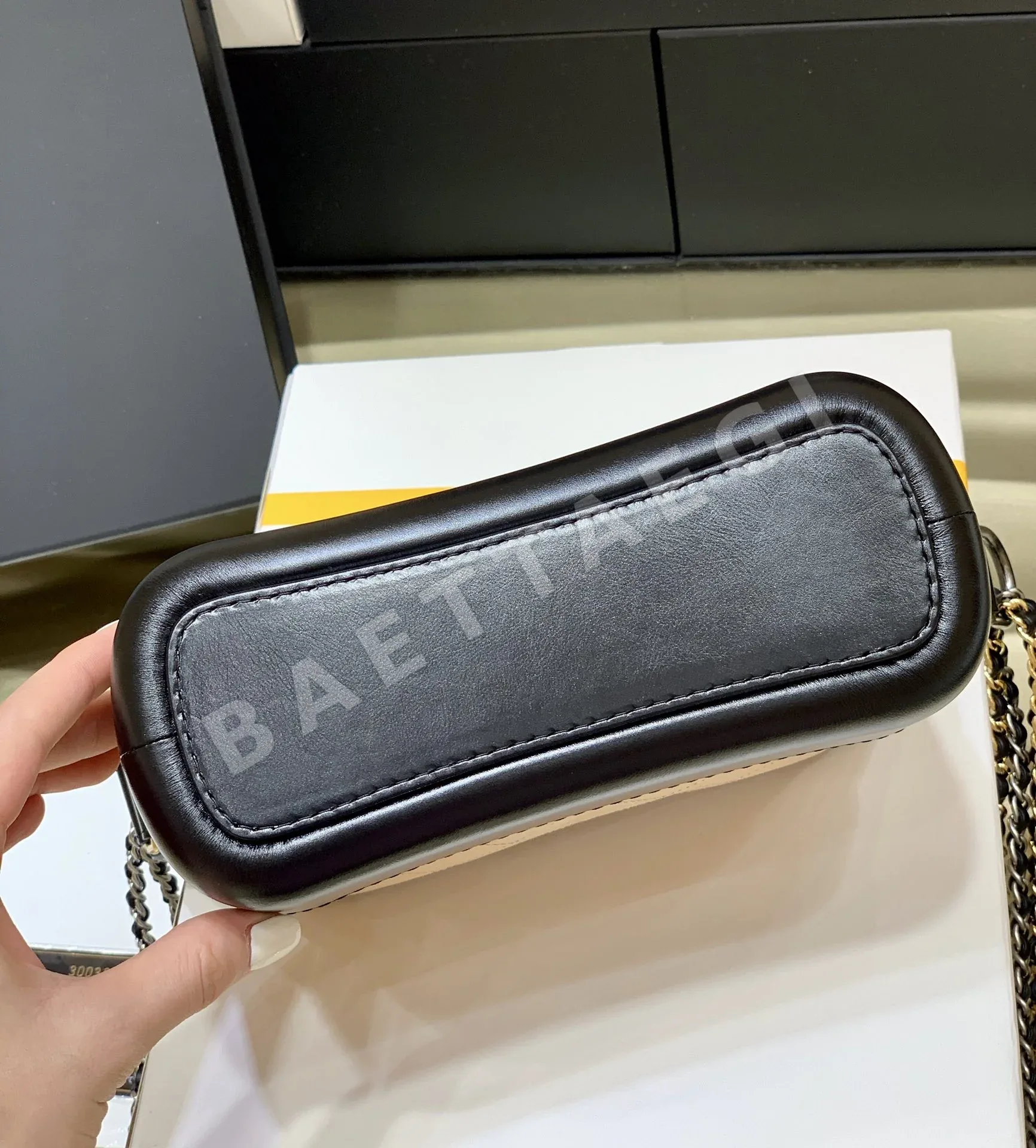 샤넬 가브리엘 호보백 A91810 상세 이미지 7