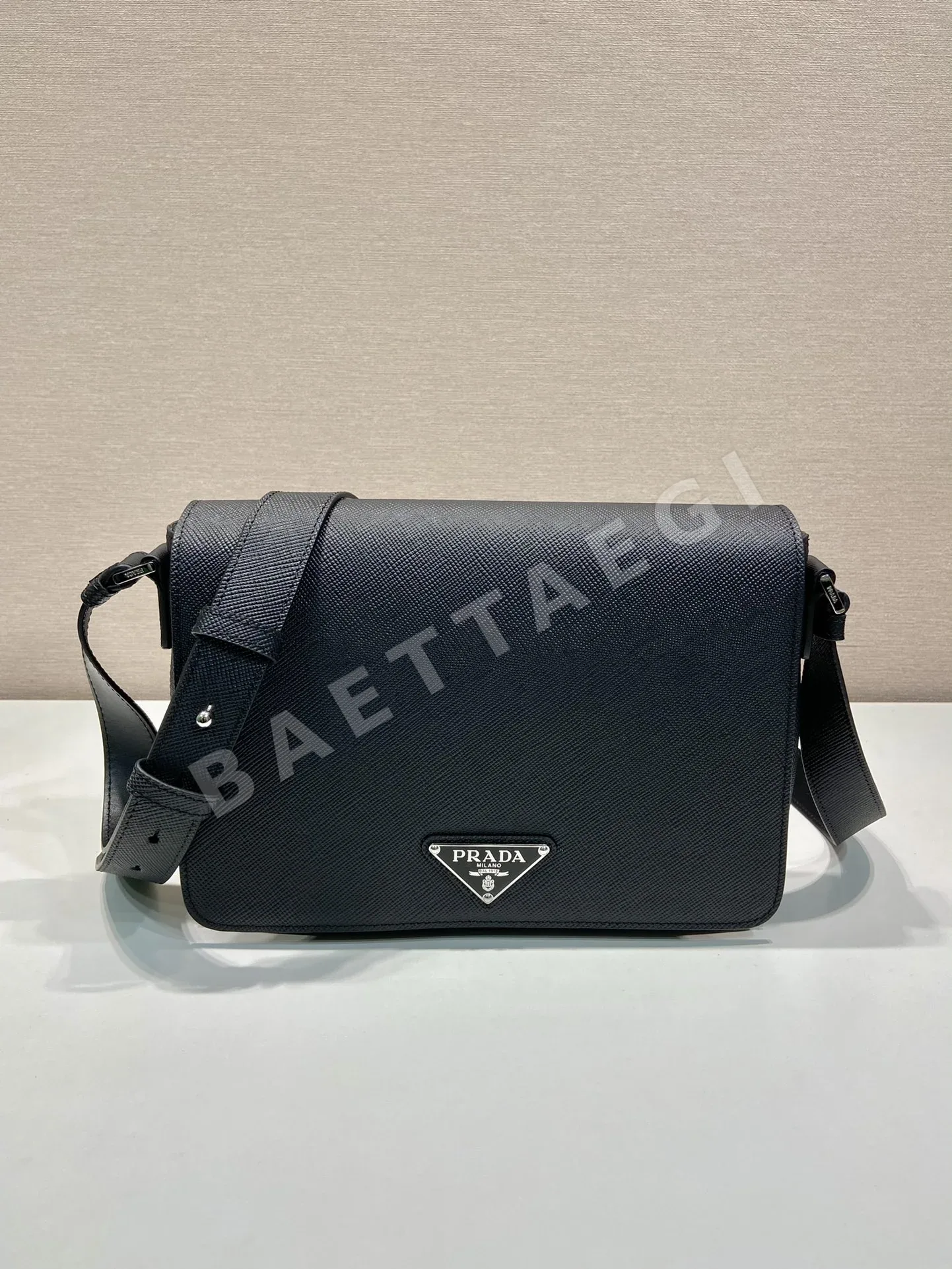 프라다 사피아노 가죽 메신저백 2VD049 66403
