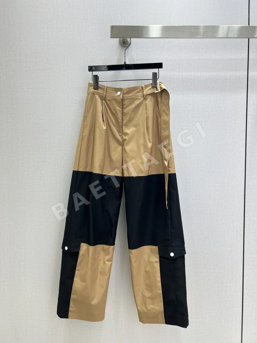 루이비통 컬러 블록 더블 포켓 스트레이트 레그 여성 바지 상세 이미지 2