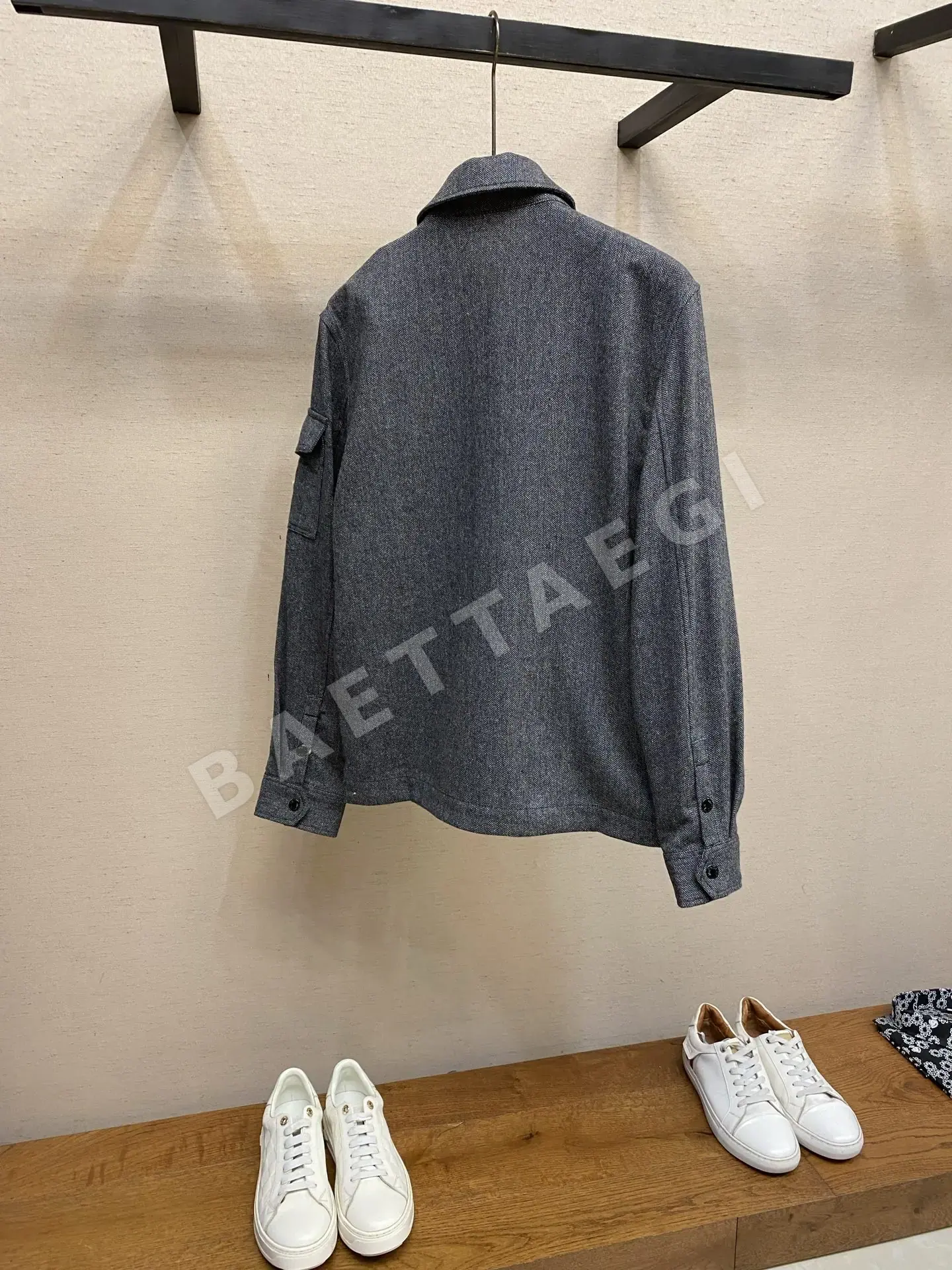 몽클레르 울 헐리본 지퍼업 남성 자켓 상세 이미지 2