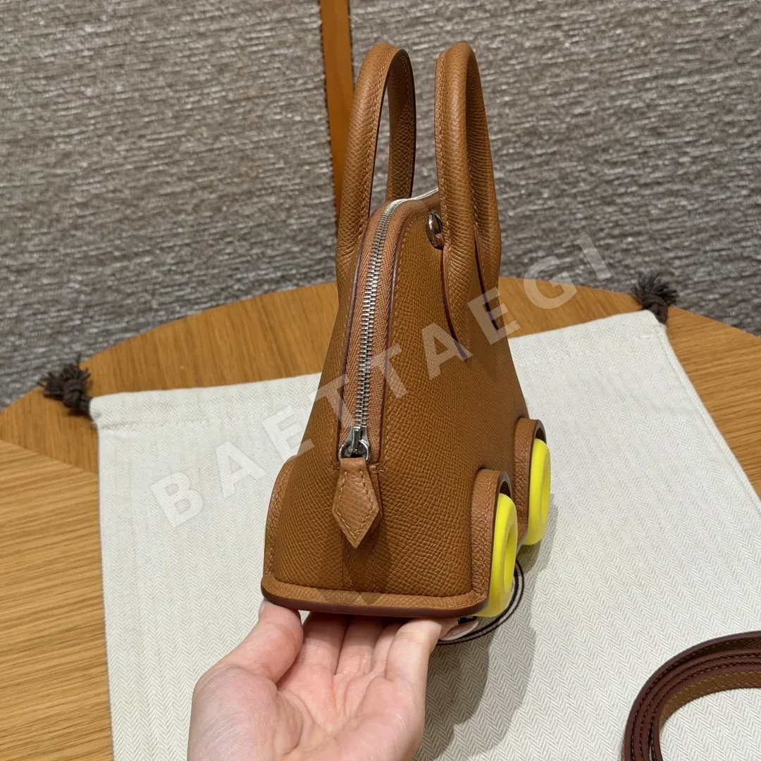 에르메스 바퀴 달린 볼리드 가방 상세 이미지 3