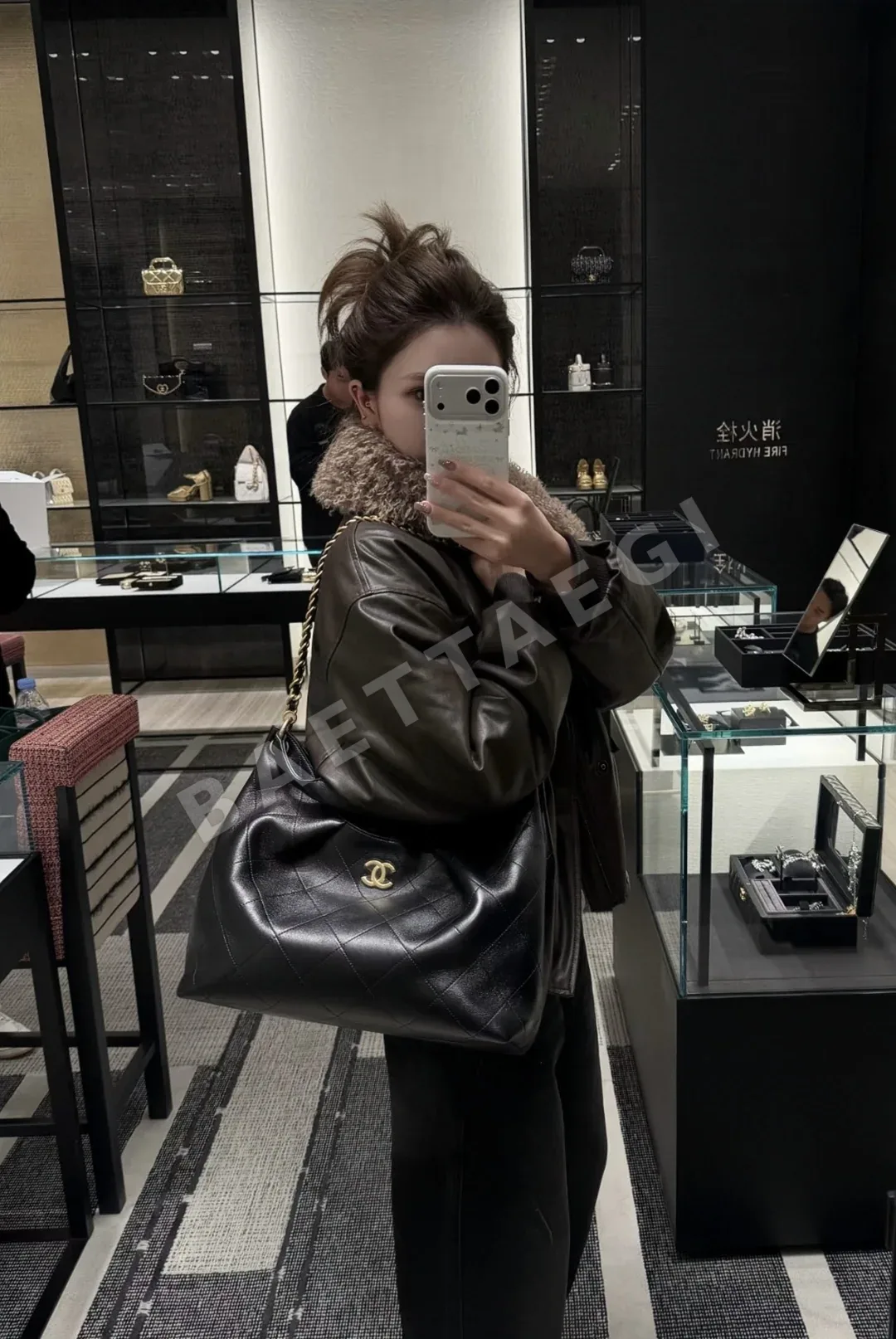 샤넬 26C 블랙 골드 라지 가방 26C 상세 이미지 6