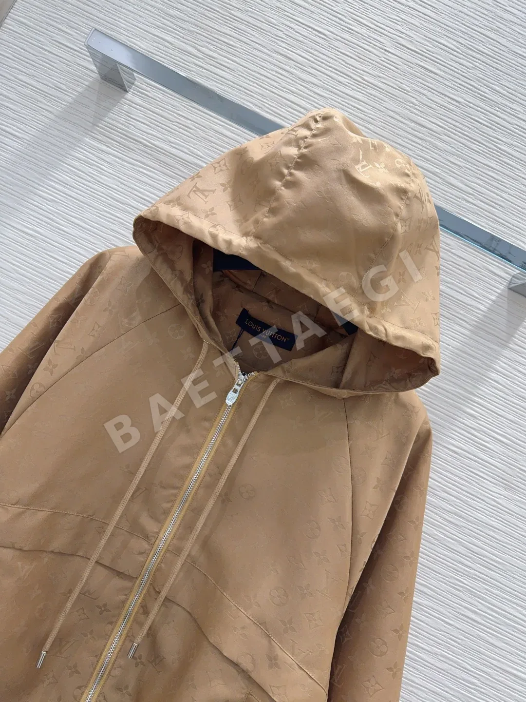 루이비통 후드 자카드 여성 자켓 상세 이미지 2