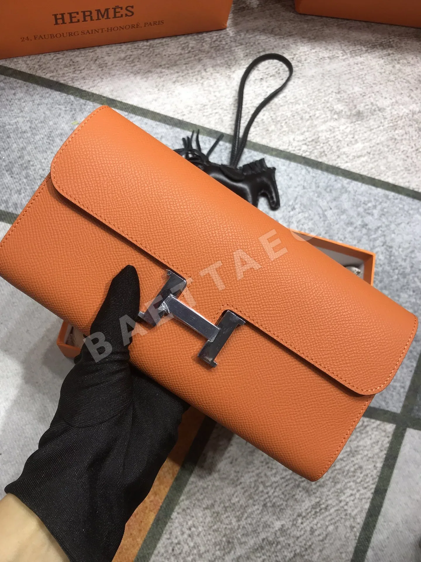 에르메스 콘스탄스 엡솜 지갑 오렌지 상세 이미지 3