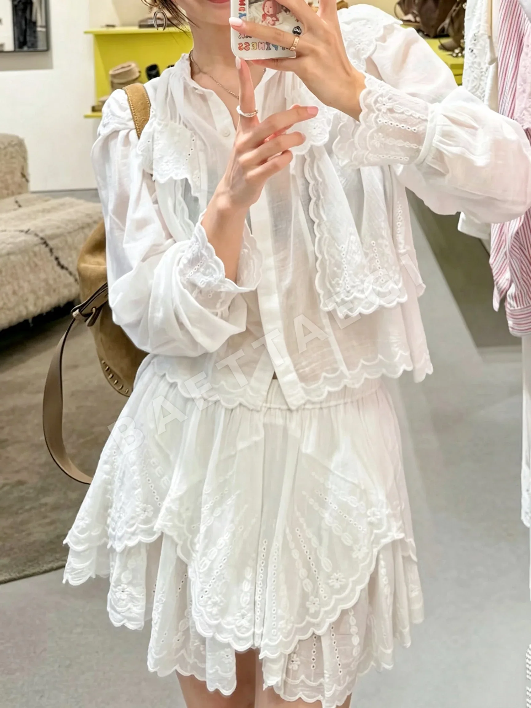 끌로에 화이트 레이스 피터팬카라 여성 셔츠 156369
