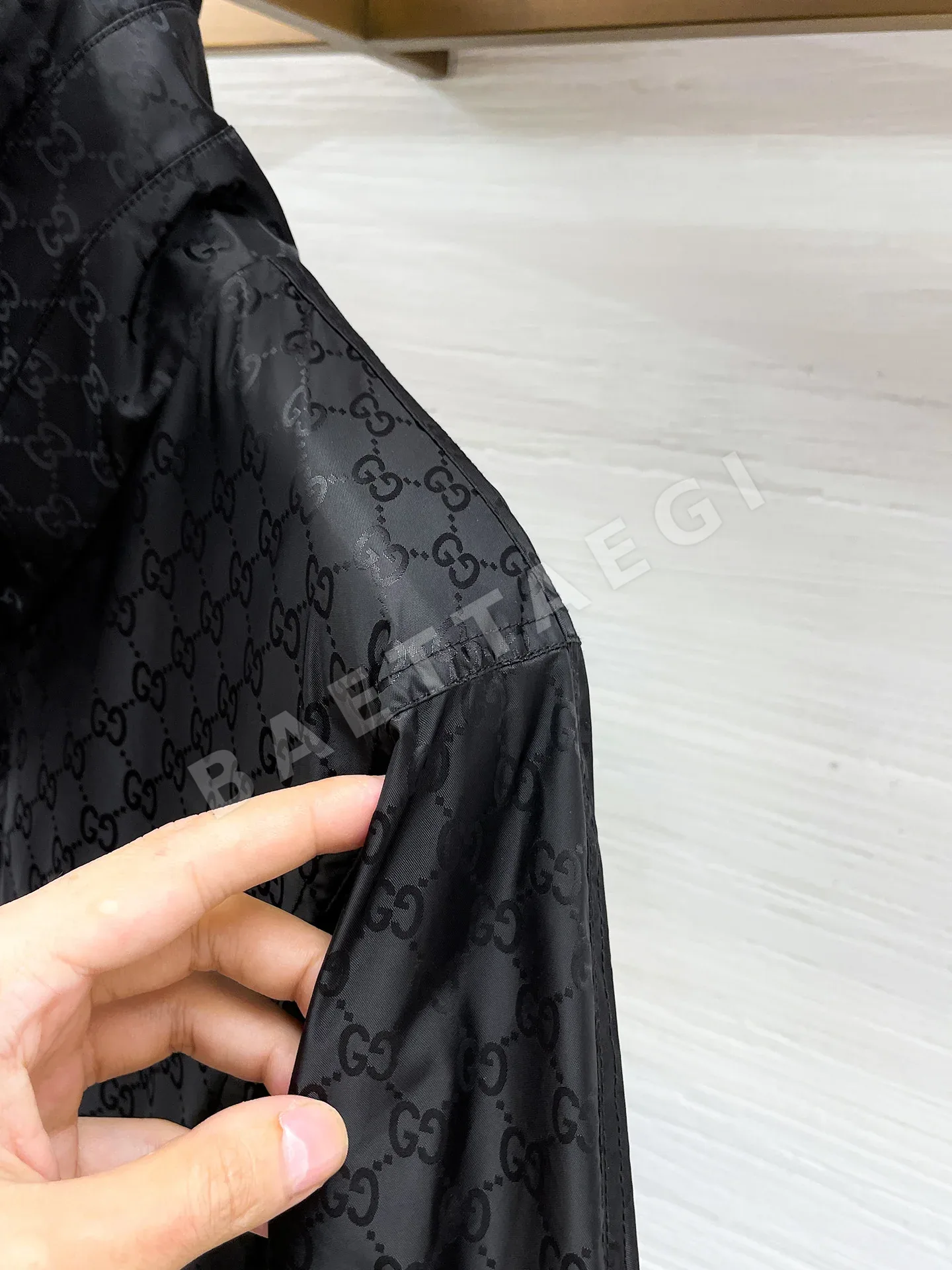 구찌 로고 올오버 패턴 프린트 지퍼업 남성 자켓 상세 이미지 7