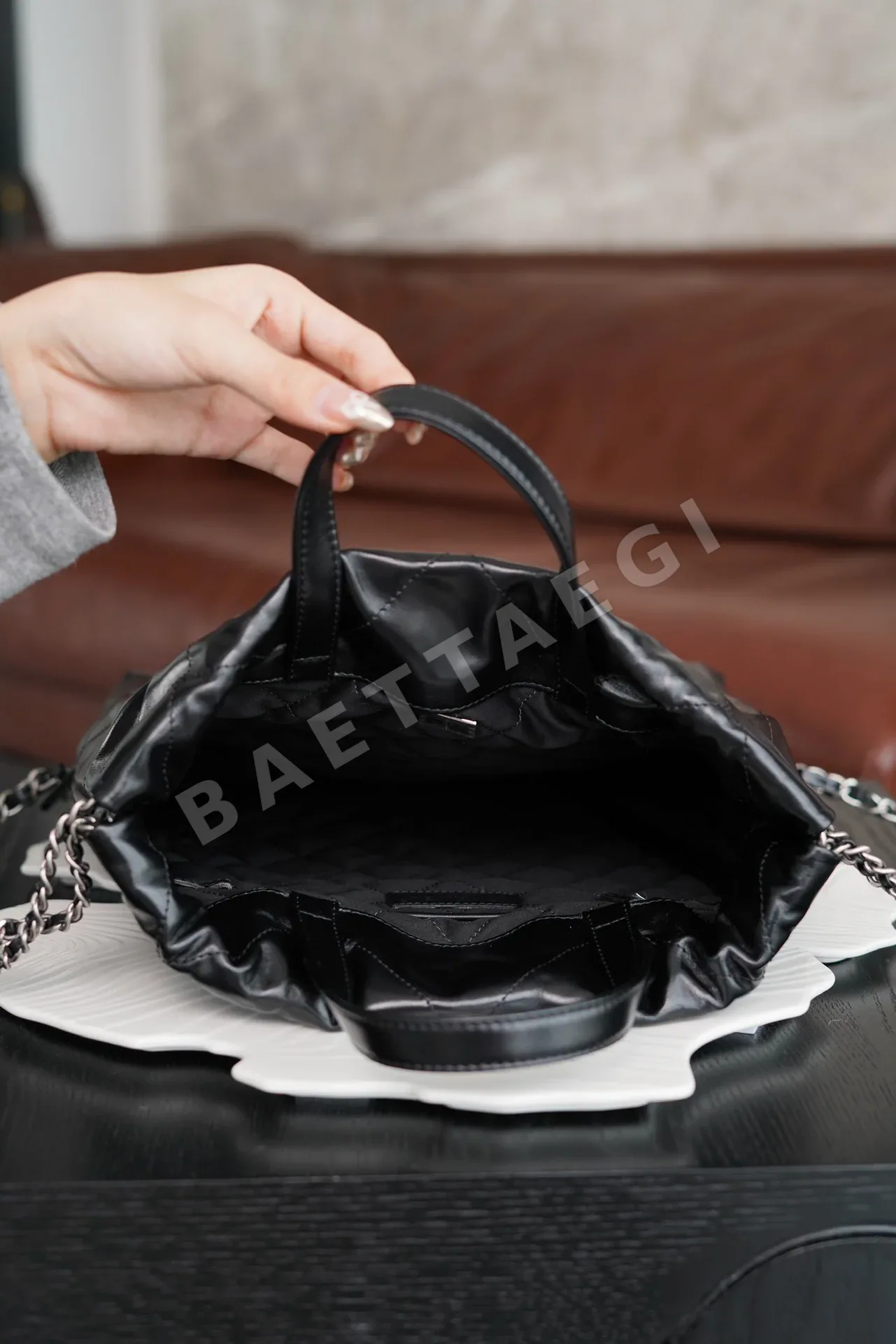 샤넬 소가죽 22백팩 상세 이미지 8