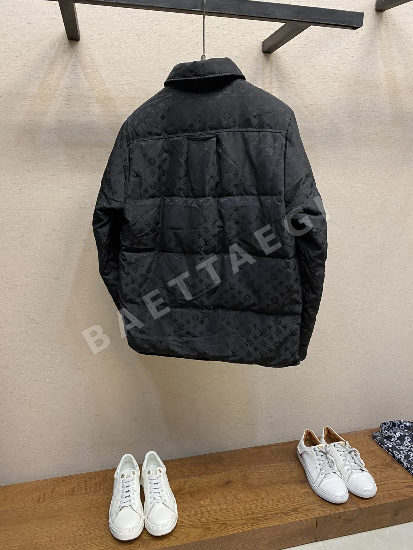 루이비통 모노그램 자카드 남성 패딩 상세 이미지 2