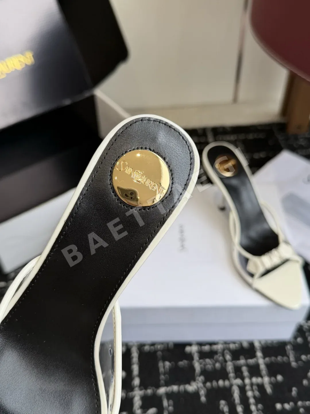 생로랑 YSL 큐빅 버클 하이힐 상세 이미지 4