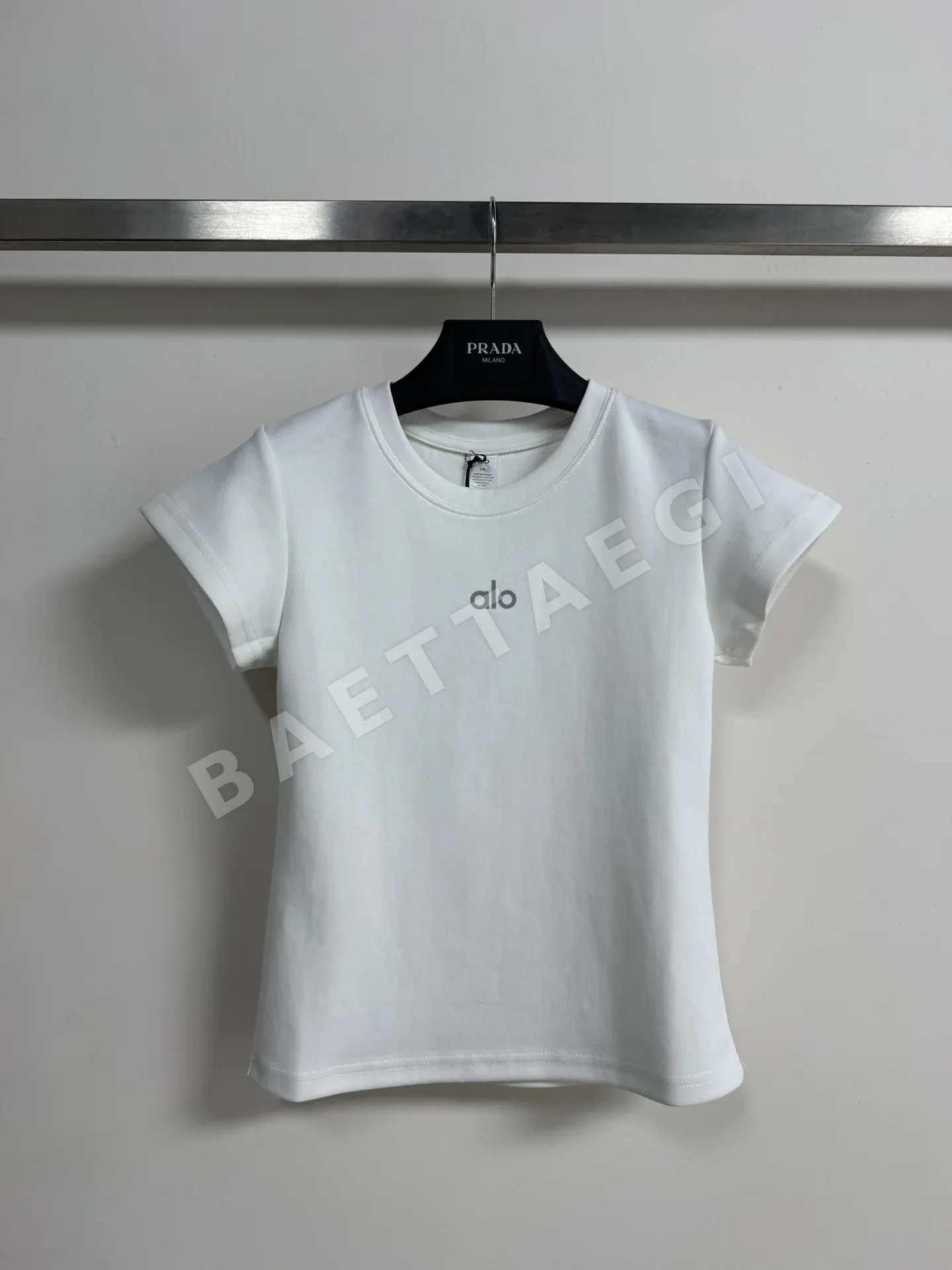 알로 여성 라운드넥 반팔 티셔츠 50752