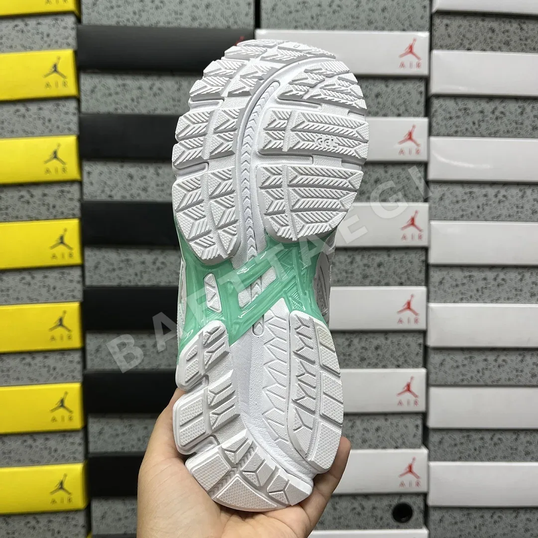 아식스 [TOP] 젤 카야노 20 1203A388-105 200422 Asics Gel-Kayano 20 상세 이미지 4