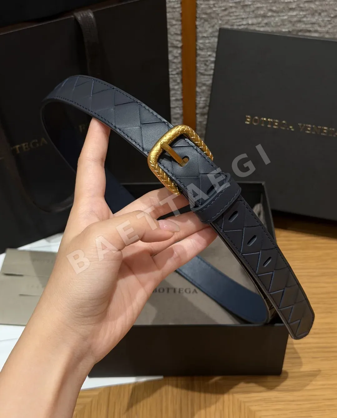 보테가베네타 인트레차토 가죽 여성 슬림 벨트 상세 이미지 9