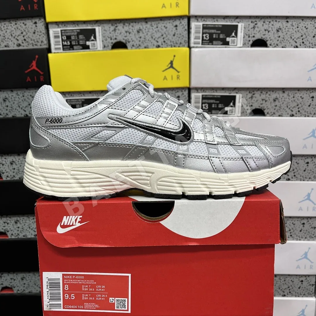 나이키 [CS] P 6000 CD6404-105 201531 Nike P-6000 White Metallic Silver Flat Black