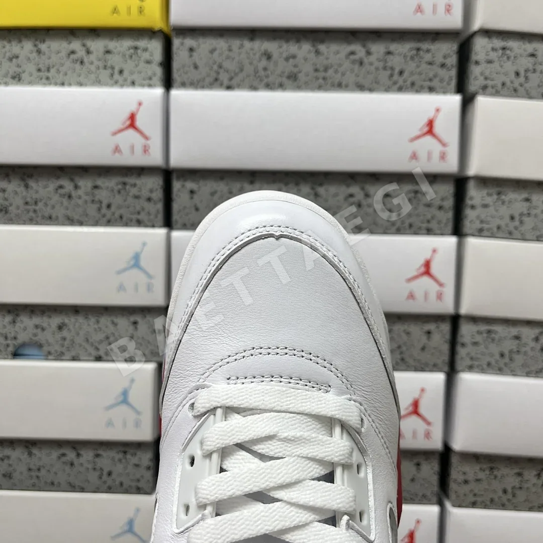 나이키 [GX] 조던 5 레트로 HQ7978-101 201351 Nike Jordan 5 Retro Fire Red Black Tongue 상세 이미지 6