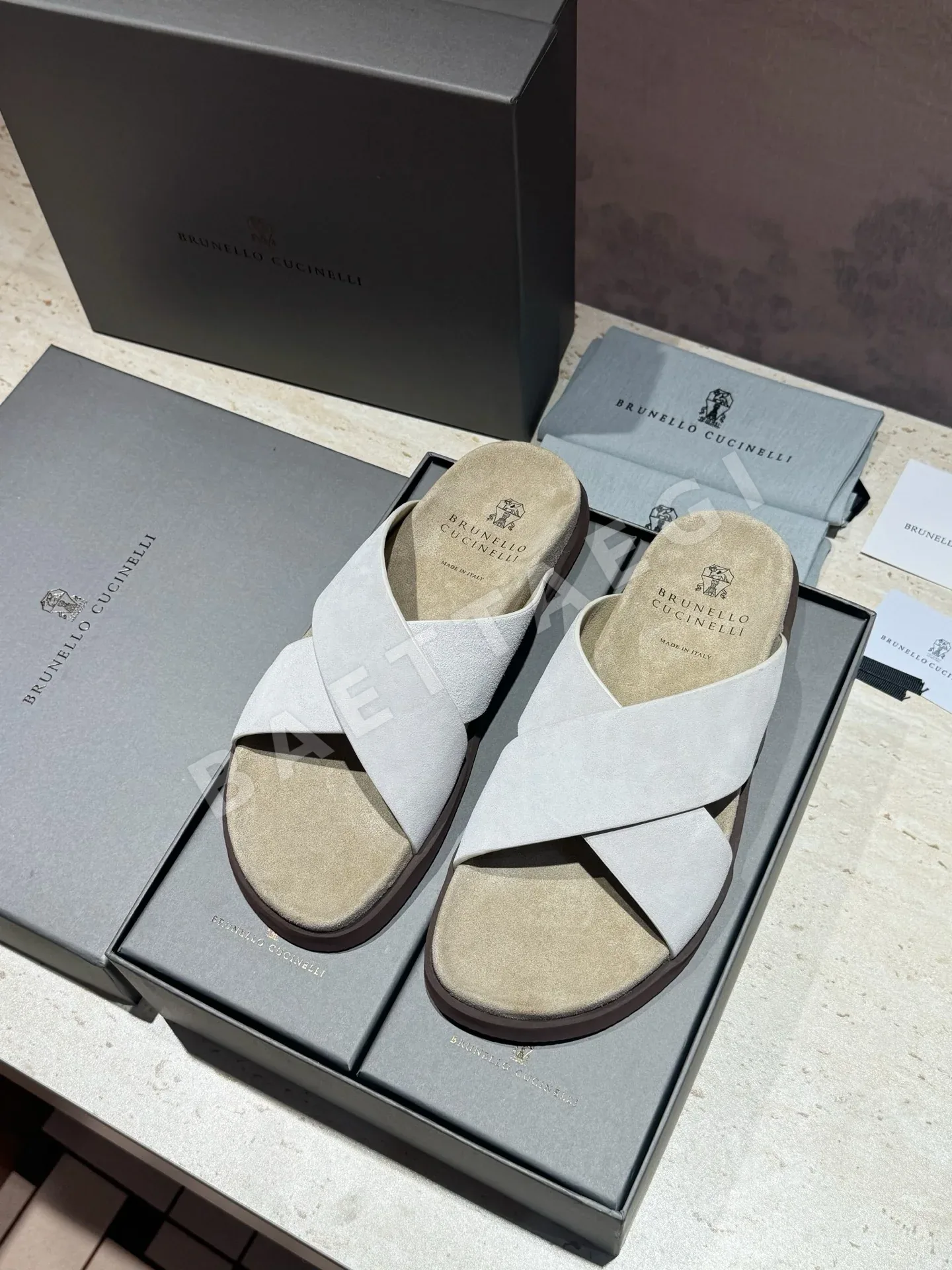브루넬로쿠치넬리 스웨이드 비치 샌들 상세 이미지 4