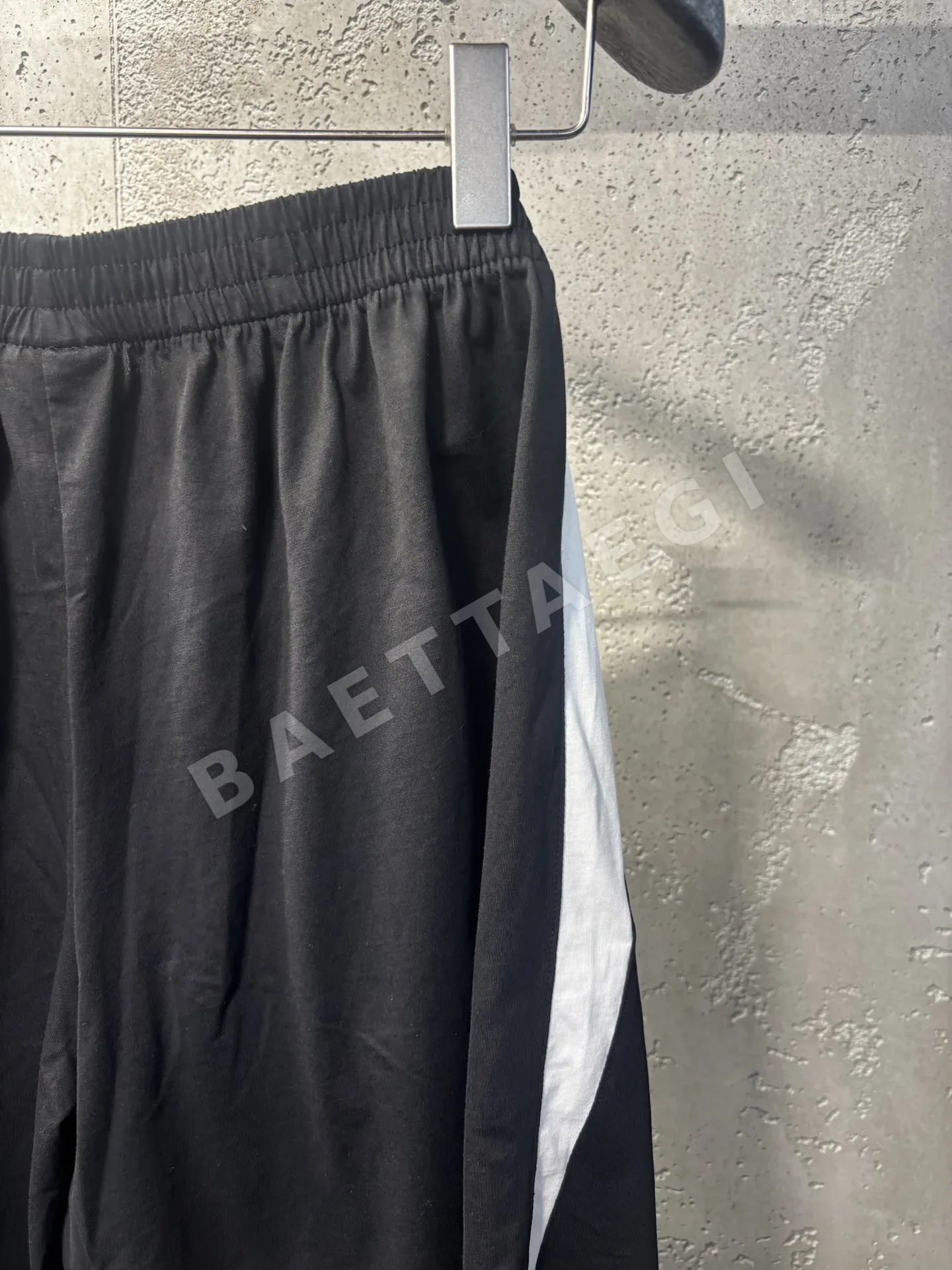 발렌시아가 남성 바지 상세 이미지 9