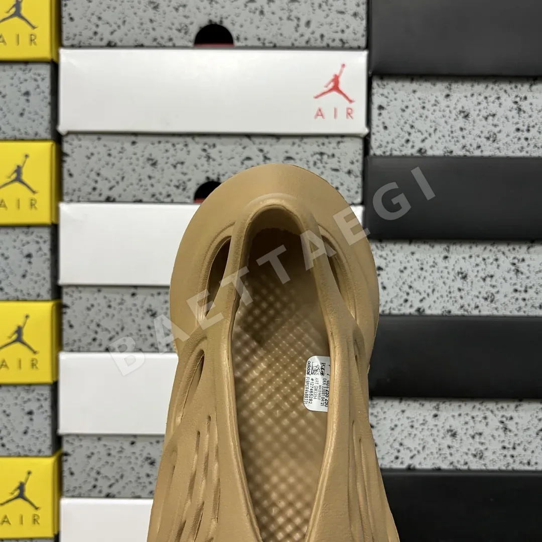 아디다스 [LW] 이지 폼 RNNR GW3354 200646 Adidas Yeezy Foam RNNR Ochre 상세 이미지 8