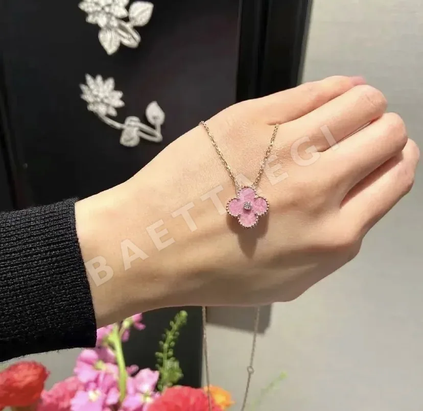 반클리프앤아펠 빈티지 알함브라 로즈 골드 목걸이 상세 이미지 4