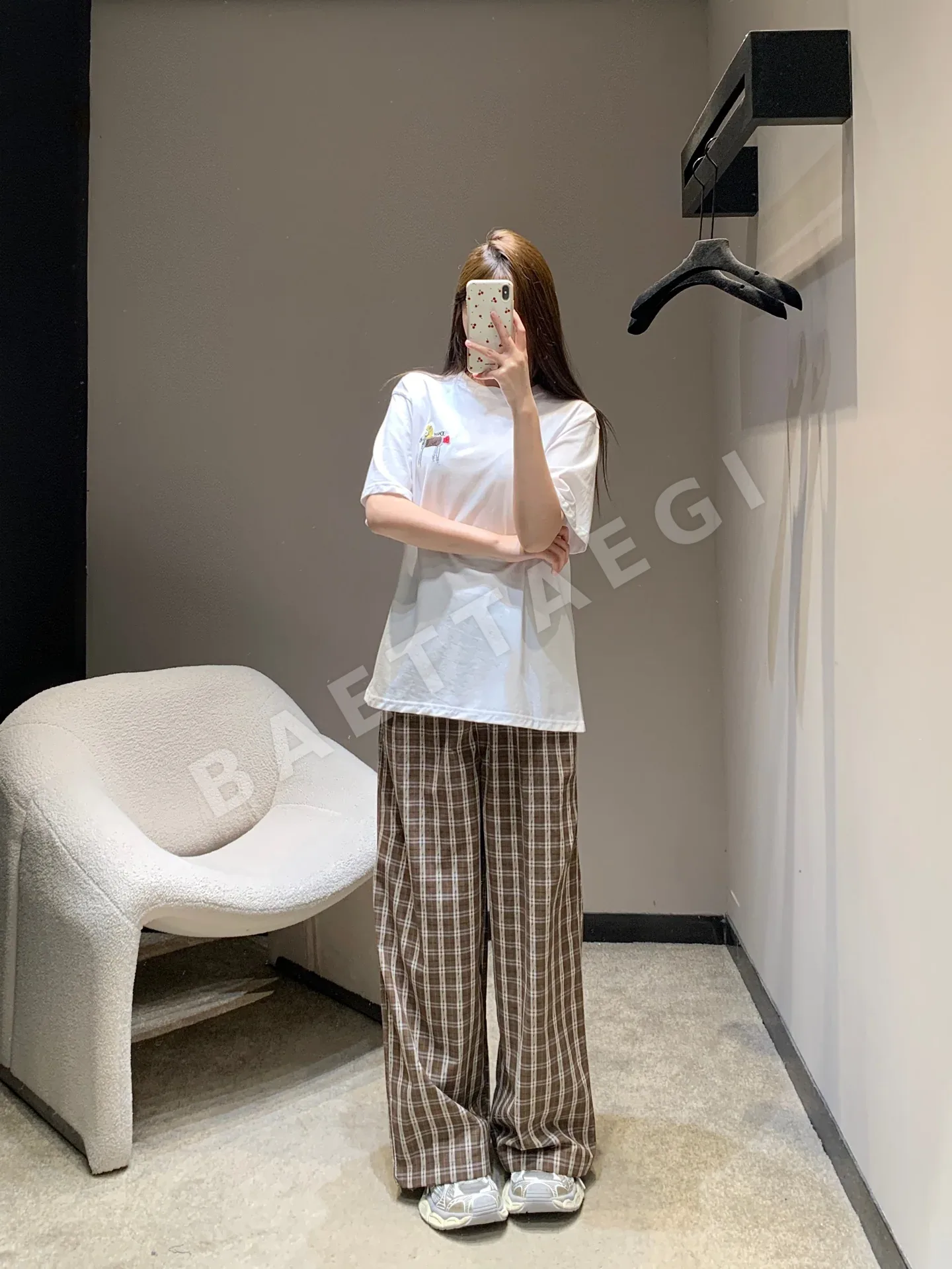 디올 포니 자수 오버사이즈 여성 반팔 티셔츠 상세 이미지 4