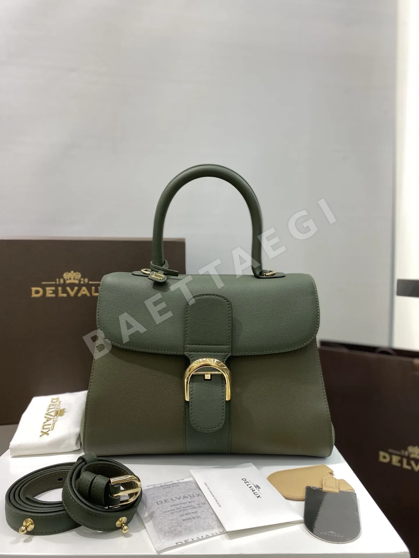 델보 브릴리언트 토고 가죽 숄더백 16988