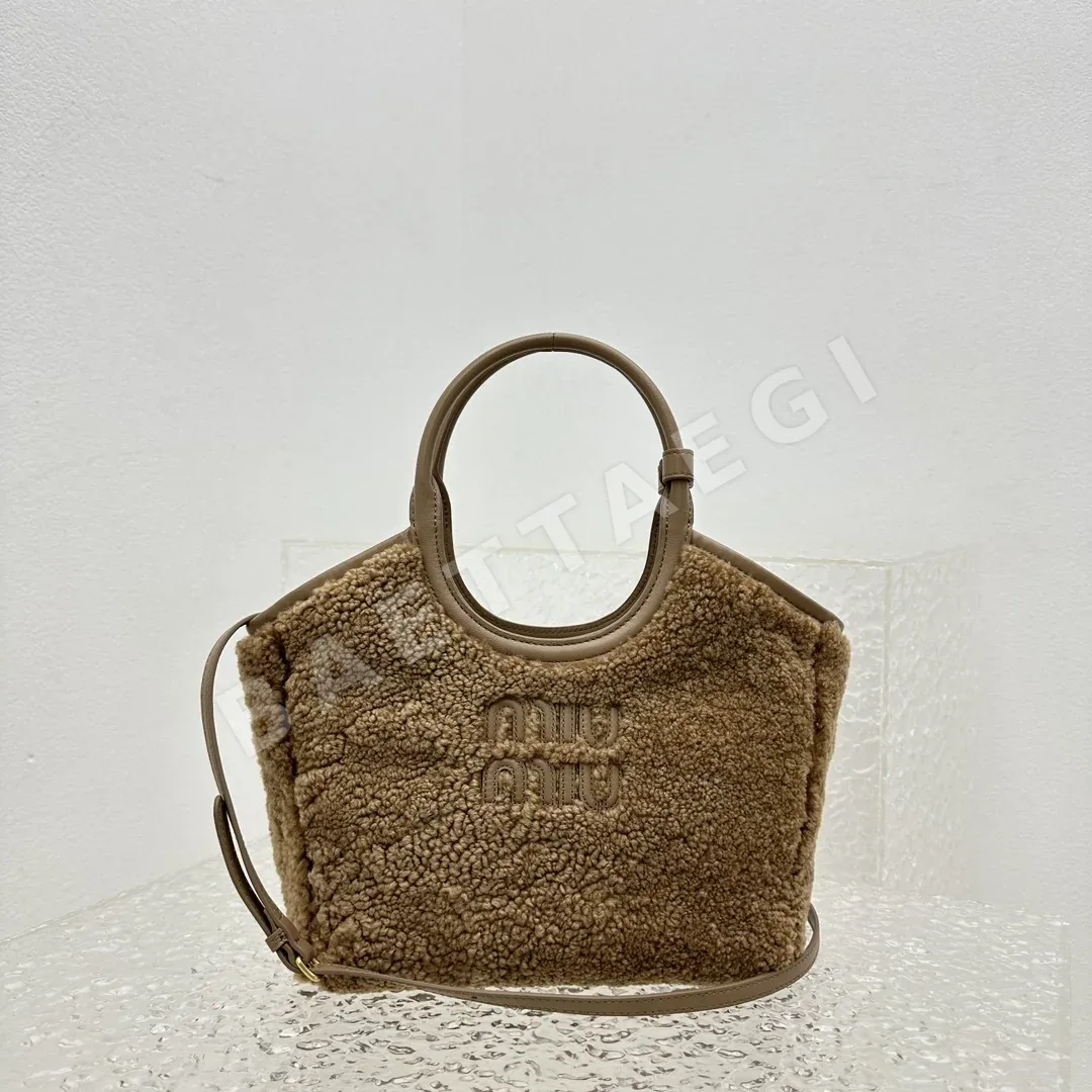 미우미우 램울 브라운 언더암백 상세 이미지 2