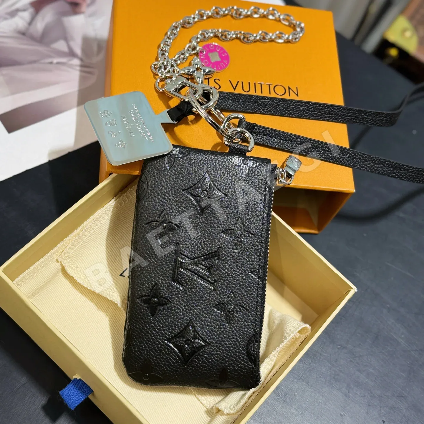 루이비통 무지개빛 모노그램 스마트폰 스트랩 키링 상세 이미지 2