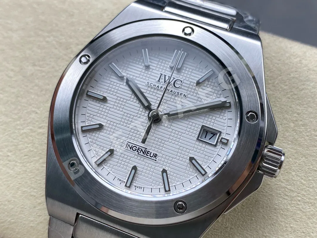 IWC 인제니어 오토매틱 시계 상세 이미지 3