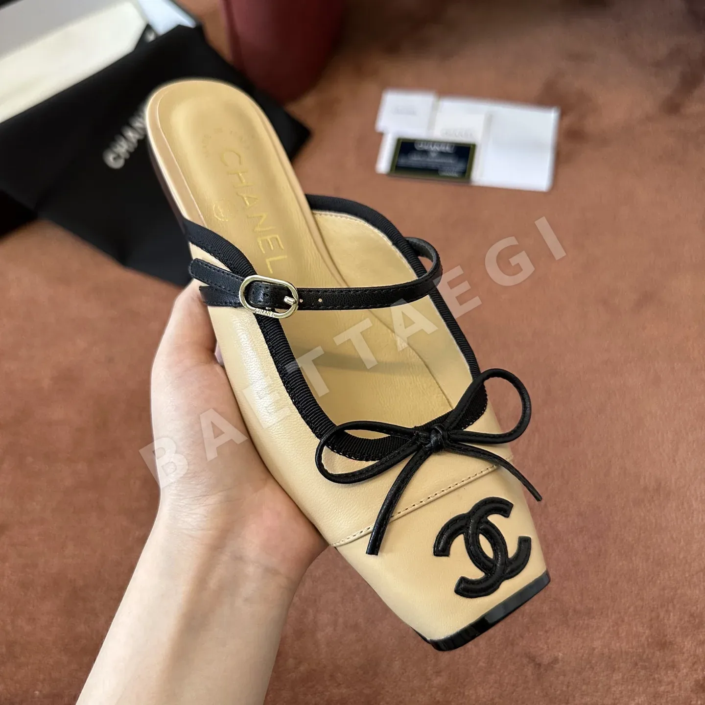 샤넬 더블 C 로고 플랫 슈즈 상세 이미지 3