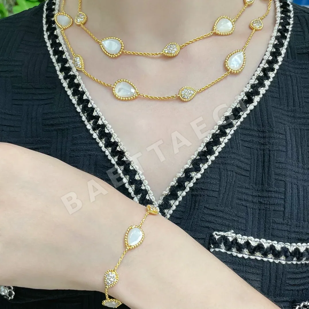 부쉐론 화이트 마더오브펄 다이아몬드 목걸이 상세 이미지 2