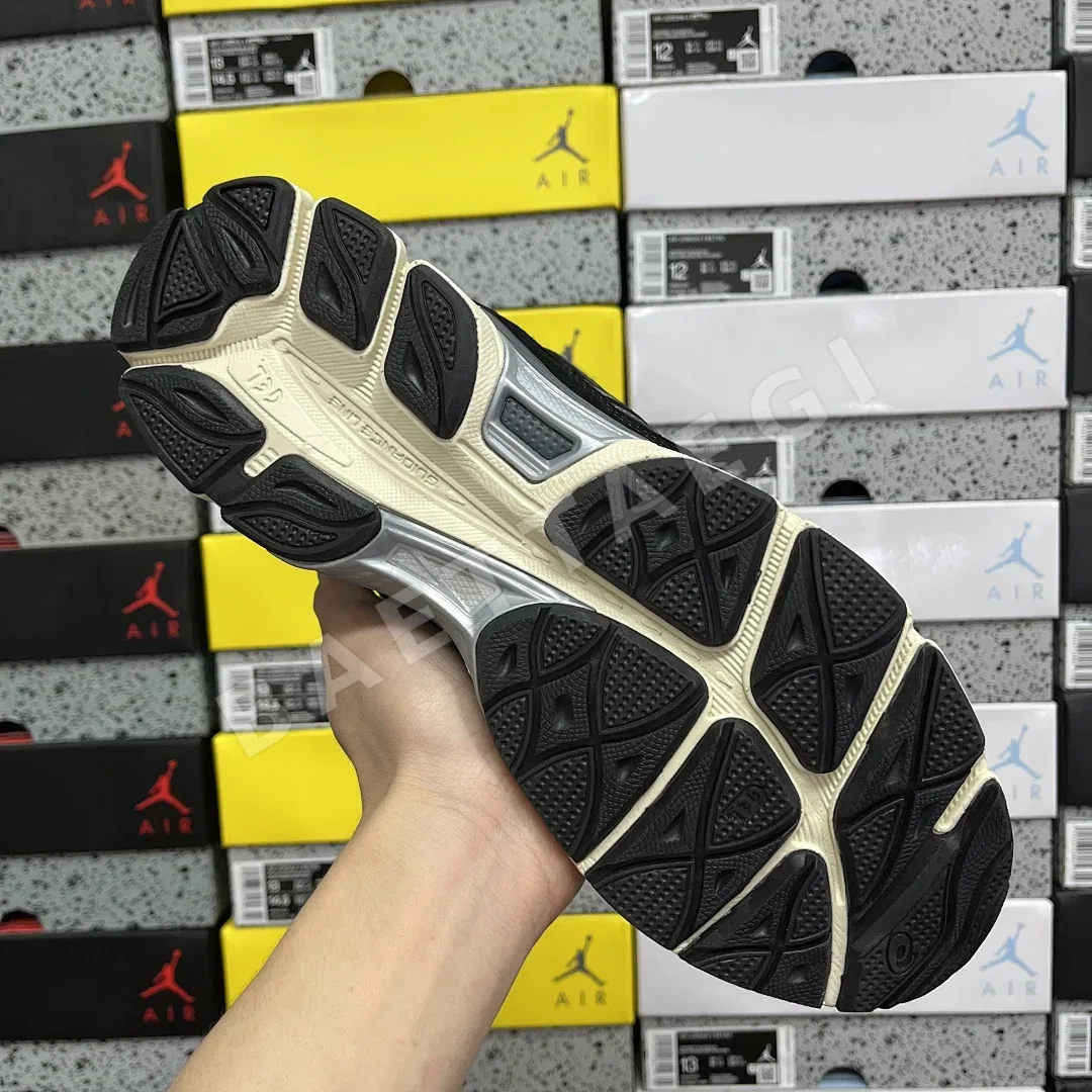 아식스 [HP] 젤 NYC 1203A739-001 200231 Asics Gel-NYC Black Black 상세 이미지 5